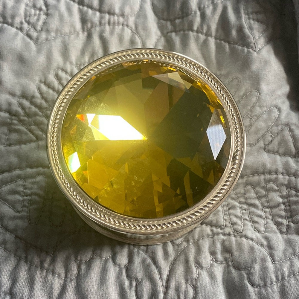 Jewelry box